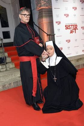 Rolf Scheider und Julian F.M. Stoeckel bei der Galapremiere des Musicals Sister Act im Stage Theater des Westens. Berlin, 16.10.2016 Foto:xF.xKernx xFuturexImage