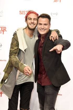 Rocco Stark mit Gast bei der Galapremiere des Musicals Sister Act im Stage Theater des Westens. Berlin, 16.10.2016 Foto:xF.xKernx xFuturexImage