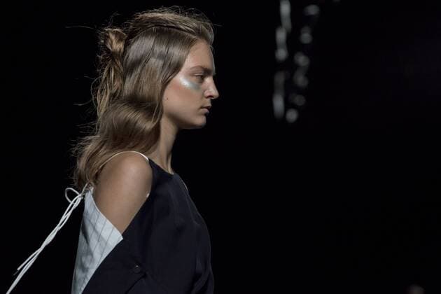 Tokio Fashion Week - Ujoh Modenschau October 17, 2016 - Tokyo, Tokyo, Japan - A model walks the runway during the Ujoh show as part of Fashion Week Tokyo Spring Summer 2017. Tokyo Japan - ZUMAc166