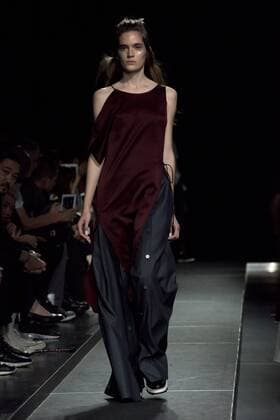 Tokio Fashion Week - Ujoh Modenschau October 17, 2016 - Tokyo, Tokyo, Japan - A model walks the runway during the Ujoh show as part of Fashion Week Tokyo Spring Summer 2017. Tokyo Japan - ZUMAc166