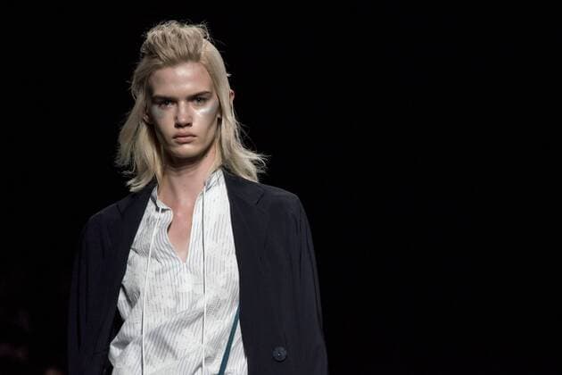 Tokio Fashion Week - Ujoh Modenschau October 17, 2016 - Tokyo, Tokyo, Japan - A model walks the runway during the Ujoh show as part of Fashion Week Tokyo Spring Summer 2017. Tokyo Japan - ZUMAc166