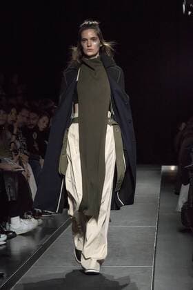 Tokio Fashion Week - Ujoh Modenschau October 17, 2016 - Tokyo, Tokyo, Japan - A model walks the runway during the Ujoh show as part of Fashion Week Tokyo Spring Summer 2017. Tokyo Japan - ZUMAc166