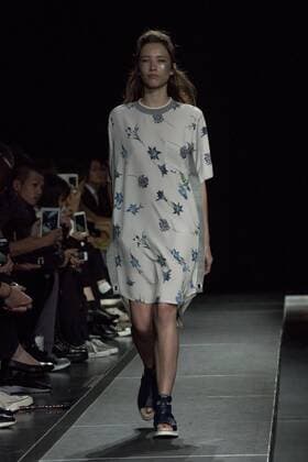 Tokio Fashion Week - Ujoh Modenschau October 17, 2016 - Tokyo, Tokyo, Japan - A model walks the runway during the Ujoh show as part of Fashion Week Tokyo Spring Summer 2017. Tokyo Japan - ZUMAc166