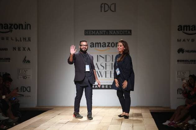 India Fashion Week - Hemant und Nandita Modenschau NEW DELHI, INDIA - OCTOBER 15: Designers Hemant and Nandita during their show at Amazon India Fashion Week Spring-Summer 17 at NSIC Exhibition Complex on October 15, 2016 in New Delhi, India. (Photo by Amal Ks Hindustan Times) Amazon India Fashion Week Spring Summer 2017