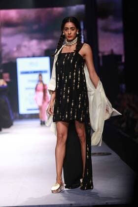NEW DELHI, INDIA - OCTOBER 15: A model showcases the creation of designer Masaba Gupta during Amazon India Fashion Week Spring-Summer 17 at NSIC Exhibition Complex on October 15, 2016 in New Delhi, India. (Photo by Amal Ks Hindustan Times) Amazon India Fashion Week Spring Summer 2017