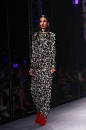 NEW DELHI, INDIA - OCTOBER 15: A model showcases the creation of designer Masaba Gupta during Amazon India Fashion Week Spring-Summer 17 at NSIC Exhibition Complex on October 15, 2016 in New Delhi, India. (Photo by Amal Ks Hindustan Times) Amazon India Fashion Week Spring Summer 2017