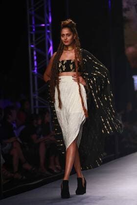 NEW DELHI, INDIA - OCTOBER 15: A model showcases the creation of designer Masaba Gupta during Amazon India Fashion Week Spring-Summer 17 at NSIC Exhibition Complex on October 15, 2016 in New Delhi, India. (Photo by Amal Ks Hindustan Times) Amazon India Fashion Week Spring Summer 2017