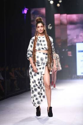NEW DELHI, INDIA - OCTOBER 15: A model showcases the creation of designer Masaba Gupta during Amazon India Fashion Week Spring-Summer 17 at NSIC Exhibition Complex on October 15, 2016 in New Delhi, India. (Photo by Amal Ks Hindustan Times) Amazon India Fashion Week Spring Summer 2017