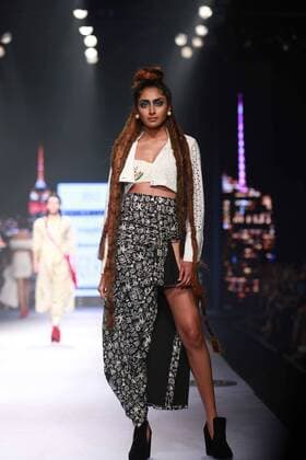 NEW DELHI, INDIA - OCTOBER 15: A model showcases the creation of designer Masaba Gupta during Amazon India Fashion Week Spring-Summer 17 at NSIC Exhibition Complex on October 15, 2016 in New Delhi, India. (Photo by Amal Ks Hindustan Times) Amazon India Fashion Week Spring Summer 2017