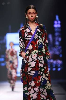 NEW DELHI, INDIA - OCTOBER 15: A model showcases the creation of designer Masaba Gupta during Amazon India Fashion Week Spring-Summer 17 at NSIC Exhibition Complex on October 15, 2016 in New Delhi, India. (Photo by Amal Ks Hindustan Times) Amazon India Fashion Week Spring Summer 2017