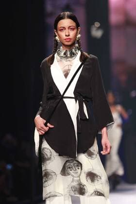 NEW DELHI, INDIA - OCTOBER 15: A model showcases the creation of designer Masaba Gupta during Amazon India Fashion Week Spring-Summer 17 at NSIC Exhibition Complex on October 15, 2016 in New Delhi, India. (Photo by Amal Ks Hindustan Times) Amazon India Fashion Week Spring Summer 2017