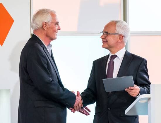 Deutscher Buchpreis, c o Börsenverein des Deutschen Buchhandels, Braubachstraße 16, 60311 Frankfurt am Main, Pressetermin, Fototermin, 17.10.2016, 2016-10-17 Bild: v.l. Bodo Kirchhoff - Preisträger Deutscher Buchpreis 2016, Heinrich Riethmüller - Vorsteher des Börsenvereins des Deutschen Buchhandels Copyright: Fotograf:xVolkerxDanzerx xAgentur:xHMBxMediax-xHeikoxBecker