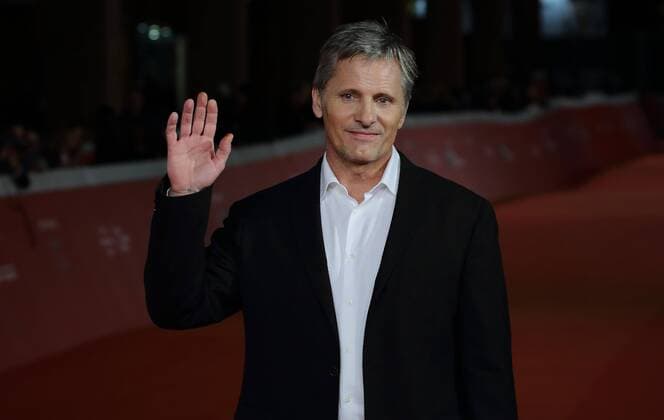 Filmfest in Rom - Captain Fantastic Filmpremiere Otober 17, 2016 - Rome, Italy - British actor VIGGO MORTENSEN on the red capet of Captain Fantastic during the Rome Film Festival 2016. Rome Italy - ZUMAi15_