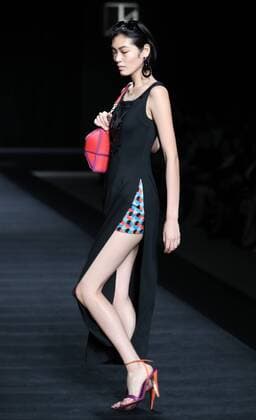 October 17, 2016, Tokyo, Japan - A model displays a creation of Japanese designer Tae Ashida at her spring and summer collection in Tokyo as a part of Japan Fashion Week on Monday, October 17, 2016. Tae Ashida celebrated her 25th anniversary collection.  (lwxa005421)