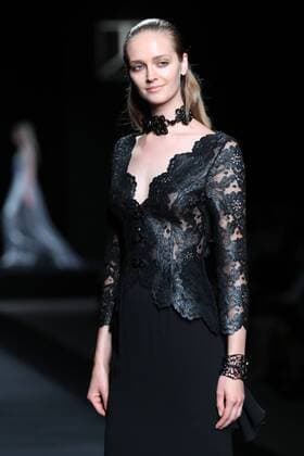 October 17, 2016, Tokyo, Japan - A model displays a creation of Japanese designer Tae Ashida at her spring and summer collection in Tokyo as a part of Japan Fashion Week on Monday, October 17, 2016. Tae Ashida celebrated her 25th anniversary collection.  (lwxa005425)