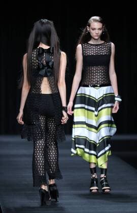 October 17, 2016, Tokyo, Japan - Models display creations of Japanese designer Tae Ashida at her spring and summer collection in Tokyo as a part of Japan Fashion Week on Monday, October 17, 2016. Tae Ashida celebrated her 25th anniversary collection.  (lwxa005443)