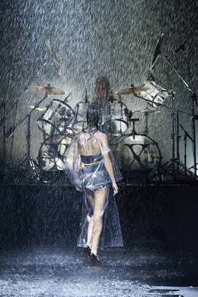 Japanese rock star Yoshiki of band X-Japan presents his Yoshikikimono 2017 Spring Summer Collection at the Amazon Fashion Week Tokyo. Yoshiki played piano and drums as models paraded in his modern kimono designs. The show ended with a rain shower above the drum stand drenching Yoshiki and the models. (Photos by Michael Steinebach AFLO)  (qdm_Yoshikimono_Amazon_Fashion_Week_Tokyo_2017_SS_052)