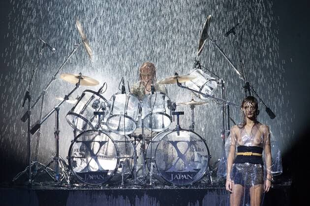 Japanese rock star Yoshiki of band X-Japan presents his Yoshikikimono 2017 Spring Summer Collection at the Amazon Fashion Week Tokyo. Yoshiki played piano and drums as models paraded in his modern kimono designs. The show ended with a rain shower above the drum stand drenching Yoshiki and the models. (Photos by Michael Steinebach AFLO)  (qdm_Yoshikimono_Amazon_Fashion_Week_Tokyo_2017_SS_057)
