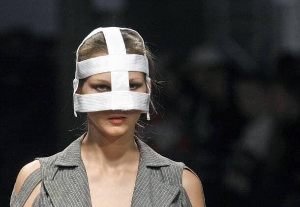 October 17, 2016 - Kiev, Ukraine - A model presents a creation by DIA,during Ukrainian Fashion Week ,at Mystetskyi Arsenal in Kiev, Ukraine,17 October,2016. The event presents Spring Summer - 2017 collections by Ukrainian and International designers from 12 to 18 October. Kiev Ukraine  - ZUMAn230