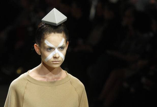 October 17, 2016 - Kiev, Ukraine - A model presents a creation by Ukrainian brand Dastish Fantastish,during Ukrainian Fashion Week ,at Mystetskyi Arsenal in Kiev, Ukraine,17 October,2016. The event presents Spring Summer - 2017 collections by Ukrainian and International designers from 12 to 18 October. Kiev Ukraine  - ZUMAn230