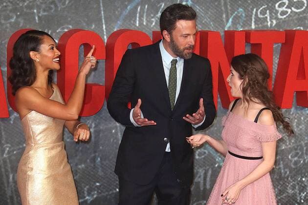 Cynthia Addai-Robinson, Ben Affleck und Anna Kendrick bei der The Accountant Film Premiere am 17.10.2016 in London The Accountant Kino Premiere in London, 2016 