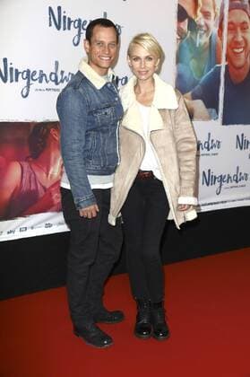 Vinzenz Kiefer mit Ehefrau Masha Tokareva bei der Premiere des Kinofilms Nirgendwo im Cubix Kino. Berlin, 17.10.2016 Foto:xS.xGabschx xFuturexImage