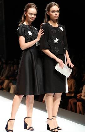October 18, 2016, Tokyo, Japan - Models display creations of Japanese designer Yuki Torii at her 2017 spring summer collection in Tokyo as a part of Japan Fashion Week on Tuesday, October 18, 2016.  (lwxa005507)