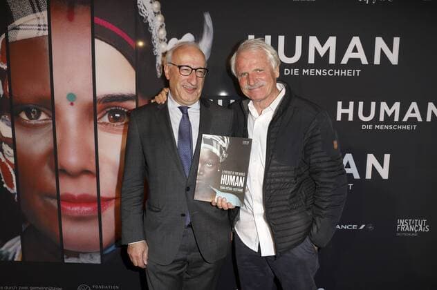Philippe Etienne und Yann Arthus-Bertrand bei der Premiere des Dokumentarfilms Human - Die Menschheit im Delphi Filmpalast. Berlin, 18.10.2016 Foto:xS.xGabschx xFuturexImage