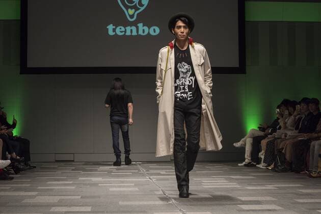 October 19, 2016 - Tokyo, Tokyo, Japan - A model presents a creation by Japanese designer Takafumi Tsuruta for his label Tenbo as part of Fashion Week Tokyo Spring Summer 2017. Tokyo Japan - ZUMAc166 20161019_zap_c166_014