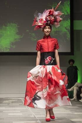 October 19, 2016 - Tokyo, Japan - A model presents a creation by Japanese designer Takafumi Tsuruta for his label Tenbo as part of Fashion Week Tokyo Spring Summer 2017. Tokyo Japan - ZUMAc166 20161019_zap_c166_043