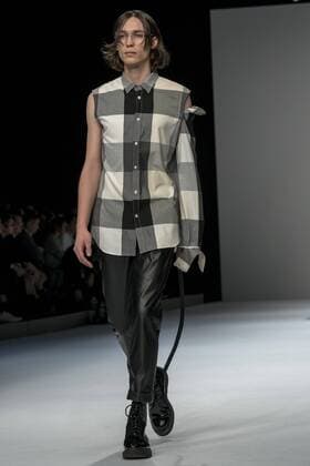 October 19, 2016 - Tokyo, Tokyo, Japan - A model presents a creation by designer Takeshi Kitazawa Emiko Sato for brand Dressedundressed as part of Fashion Week Tokyo Spring Summer 2017. Tokyo Japan - ZUMAc166 20161019_zap_c166_048