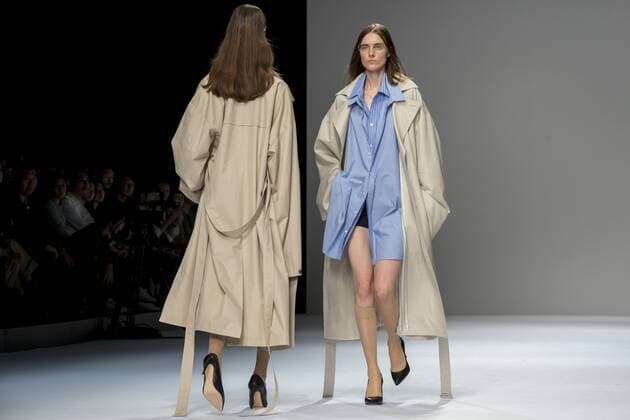 October 19, 2016 - Tokyo, Tokyo, Japan - A model presents a creation by designer Takeshi Kitazawa Emiko Sato for brand Dressedundressed as part of Fashion Week Tokyo Spring Summer 2017. Tokyo Japan - ZUMAc166 20161019_zap_c166_064