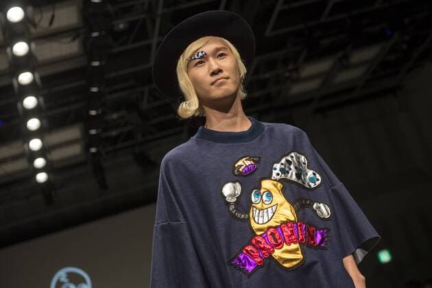 October 19, 2016 - Tokyo, Tokyo, Japan - A model presents a creation by Japanese designer Takafumi Tsuruta for his label Tenbo as part of Fashion Week Tokyo Spring Summer 2017. Tokyo Japan - ZUMAc166 20161019_zap_c166_004