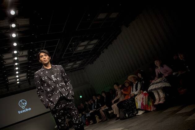 October 19, 2016 - Tokyo, Tokyo, Japan - A model presents a creation by Japanese designer Takafumi Tsuruta for his label Tenbo as part of Fashion Week Tokyo Spring Summer 2017. Tokyo Japan - ZUMAc166 20161019_zap_c166_034