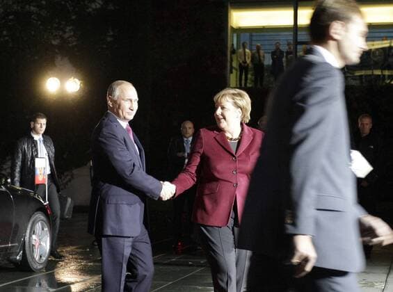 Berlin, Normandie-Treffen im Bundeskanzleramt, Foto:russischen Staatspräsident Wladimir Putin, Bundeskanzlerin Angela Merkel