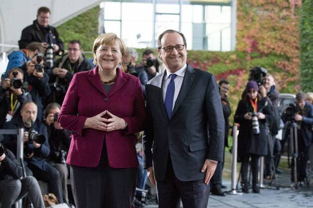 October 19, 2016 - Berlin, Germany - German Chancellor Angela Merkel and French President Francois Hollande pose for a picture upon his arrival at the Chancellery in Berlin, Germany on October 19, 2016. German Chancellor Angela Merkel is meeting in the Normandy format with French President Francois Hollande, Russian President Vladimir Putin and Ukrainian President Petro Poroshenko to discuss security in Ukraine and in Syria. Berlin Germany  - ZUMAn230 20161019_zaa_n230_099