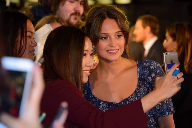 . 19 10 2016. London, United Kingdom. Alicia Vikander attends The Light Between Ocean UK Premiere.  xChrisxJosephx xi-Imagesx IIM-13654-0024