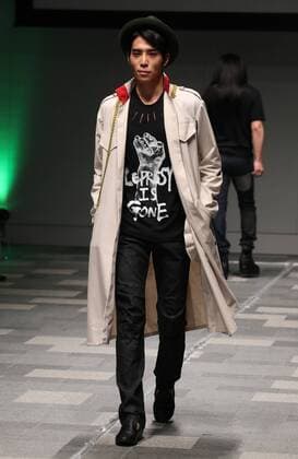 October 19, 2016, Tokyo, Japan - A model displays creation of Japanese designer Takafumi Tsuruta at the tenbo 2017 spring summer collection as a part of Japan Fashion Week in Tokyo on Wednesday, October 19, 2016.  (lwxa005556)