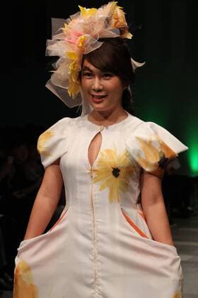 October 19, 2016, Tokyo, Japan - Japanese transgender actress Ai Haruna displays creation of Japanese designer Takafumi Tsuruta at the tenbo 2017 spring summer collection as a part of Japan Fashion Week in Tokyo on Wednesday, October 19, 2016.  (lwxa005566)
