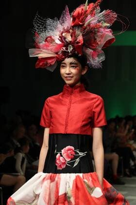 October 19, 2016, Tokyo, Japan - A model displays creation of Japanese designer Takafumi Tsuruta at the tenbo 2017 spring summer collection as a part of Japan Fashion Week in Tokyo on Wednesday, October 19, 2016.  (lwxa005569)