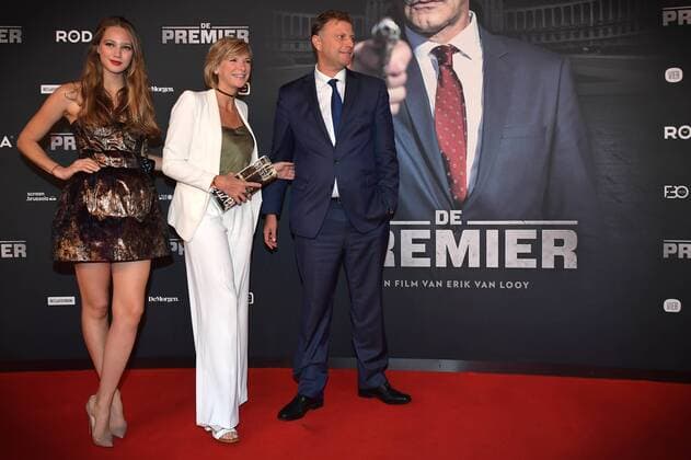 Lynn Wezenbeek and her daughter pictured ahead of the Belgian premiere of Erik Van Looy movie called De Premier in Antwerp kinepolis, Wednesday 19 October 2016.  DAVIDxSTOCKMAN 04961178