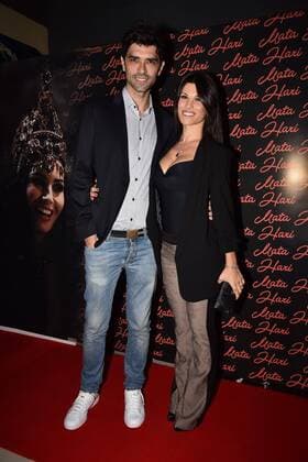 Rome, Adriano Cinema - Film Preview of Mata Hari, Pictured: Luigi Esposito with his wife  Copyright: xVincenzoxLandix xIPAx