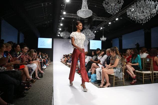Fashion Week in der Dominikanischen Republik A model presents creations by Haitian designer Maguy Durce during Dominican Republic Fashion Week in Santo Domingo, Dominican Republic, 19 October 2016. EFE ORLANDO BARRIA Dominican Republic Fashion Week !ACHTUNG: NUR REDAKTIONELLE NUTZUNG!  STO05 20161020-636125387911009038