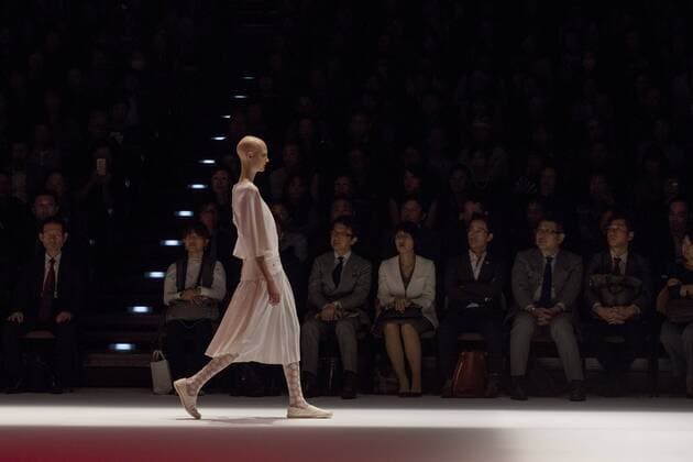 Tokyo Fashion Week - Hiroko Koshino Modenschau October 20, 2016 - Tokyo, Tokyo, Japan - A model walks the runway during the Hiroko Koshino show as part of Fashion Week Tokyo Spring Summer 2017. Tokyo Japan - ZUMAc166 20161020_zap_c166_020