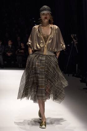 Tokyo Fashion Week - Hiroko Koshino Modenschau October 20, 2016 - Tokyo, Tokyo, Japan - A model walks the runway during the Hiroko Koshino show as part of Fashion Week Tokyo Spring Summer 2017. Tokyo Japan - ZUMAc166 20161020_zap_c166_031