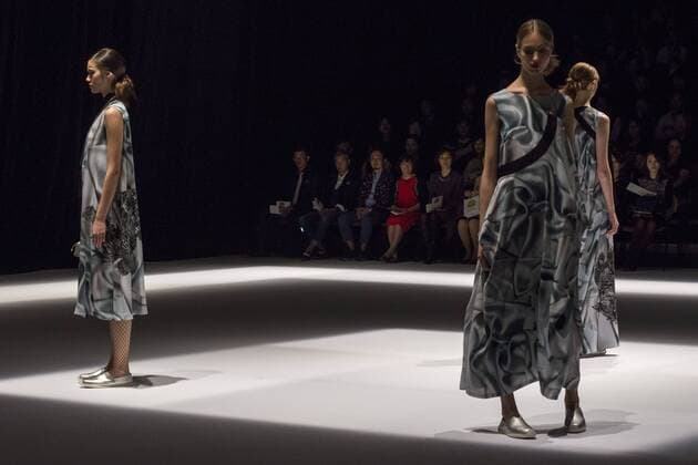 Tokyo Fashion Week - Hiroko Koshino Modenschau October 20, 2016 - Tokyo, Tokyo, Japan - A model walks the runway during the Hiroko Koshino show as part of Fashion Week Tokyo Spring Summer 2017. Tokyo Japan - ZUMAc166 20161020_zap_c166_025