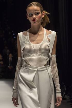 Tokyo Fashion Week - Hiroko Koshino Modenschau October 20, 2016 - Tokyo, Tokyo, Japan - A model walks the runway during the Hiroko Koshino show as part of Fashion Week Tokyo Spring Summer 2017. Tokyo Japan - ZUMAc166 20161020_zap_c166_027