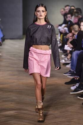 (161020) -- TBILISI, Oct. 20, 2016 -- A model presents a creation by Tatana from Georgia during Tbilisi Fashion Week Spring Summer 2017, in Tbilisi, capital of Georgia, Oct. 20, 2016. ) GEORGIA-TBILISI-FASHION WEEK GiorgixInduashvili 
