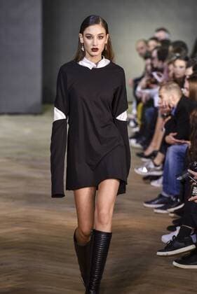 (161020) -- TBILISI, Oct. 20, 2016 -- A model presents a creation by Tatana from Georgia during Tbilisi Fashion Week Spring Summer 2017, in Tbilisi, capital of Georgia, Oct. 20, 2016. ) GEORGIA-TBILISI-FASHION WEEK GiorgixInduashvili 