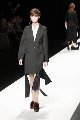 A model on the runway during the Anne Sofie Madsen 2017 spring summer collection show at Amazon Fashion Week Tokyo 2017 S S.  (qdm_AnneSofieMadsen_AFWT17SS_02)